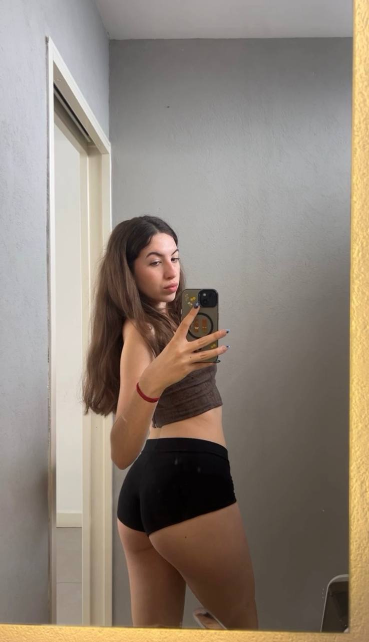 Amber in her underwear in Zhangjiakou