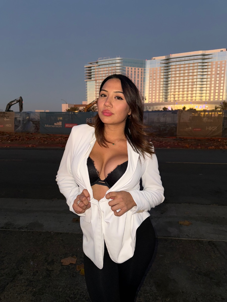 Take a pause and enjoy Ali Cruz — streaming from Zhangjiakou