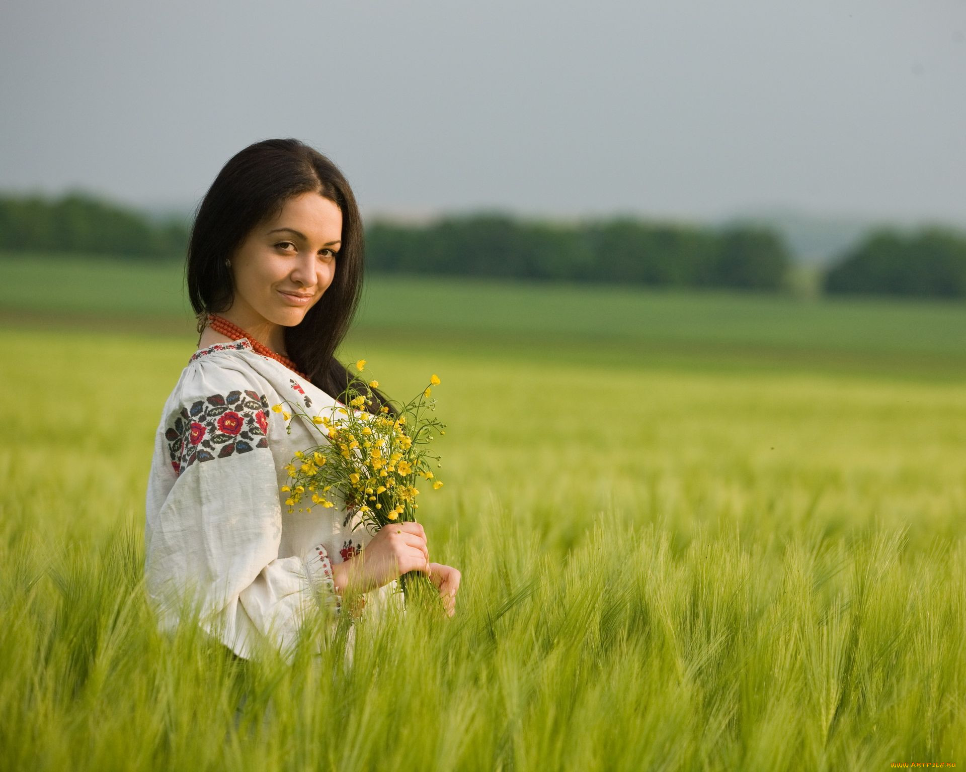 Women in Slavic costumes in Zhangjiakou