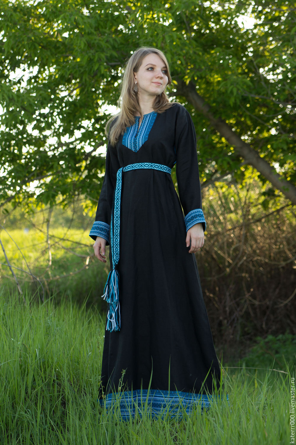 Women in Slavic costumes in Zhangjiakou