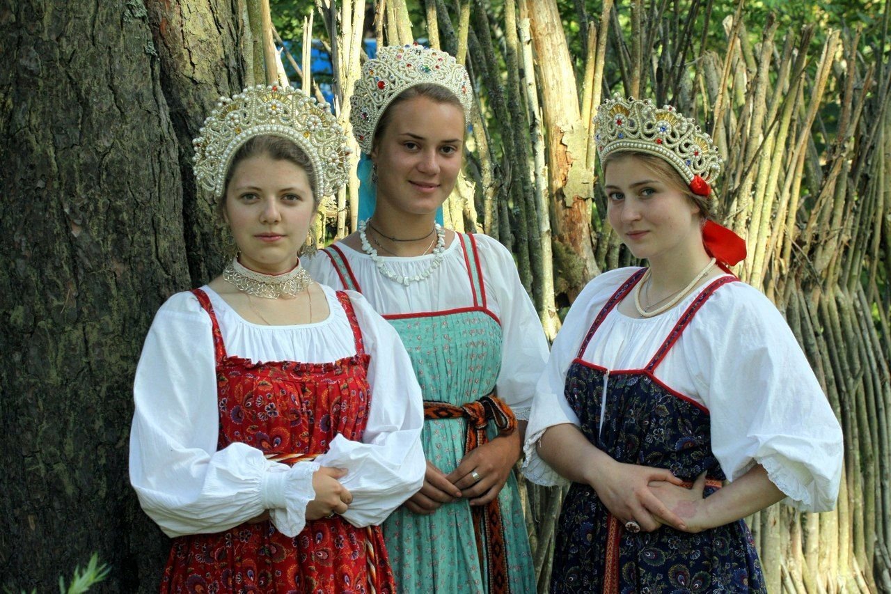 Sexy model Girls in Slavic costumes in Zhangjiakou